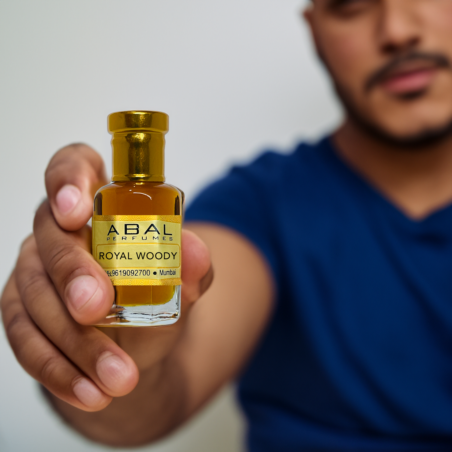 Royale Woody Premium Attar